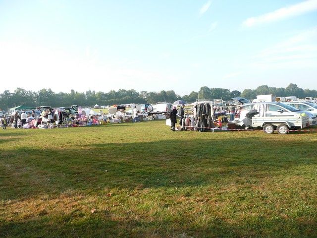 vide grenier 2012 (23).jpg